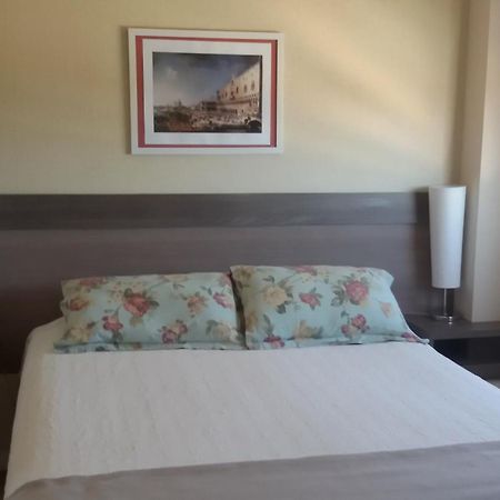 Hotel Aranjuez ชิยัน ห้อง รูปภาพ